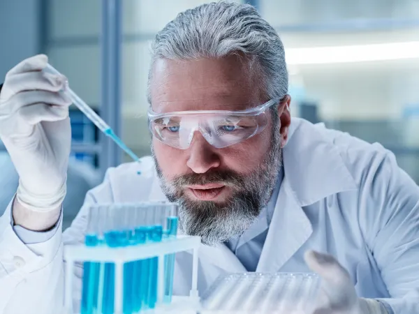 Jak wybrać surowce chemiczne do produkcji farb i lakierów